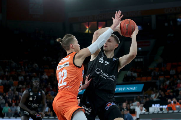 供了更多的 供了更多的