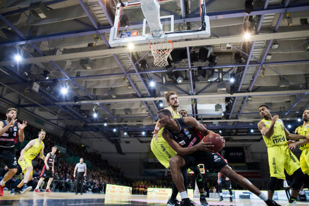 俱乐部普遍 俱乐部普遍