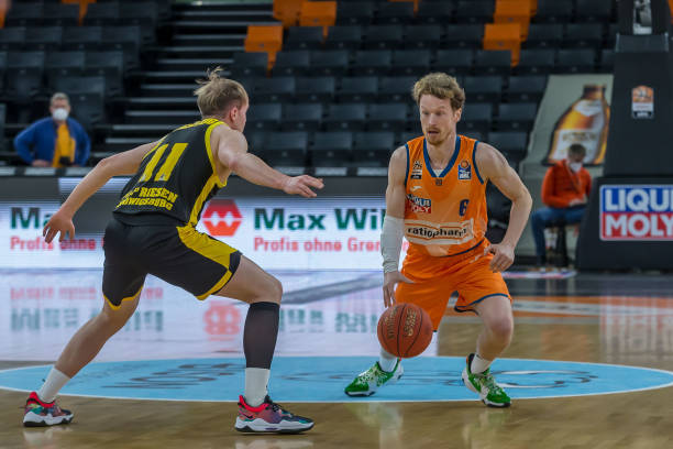 建立了若干 建立了若干